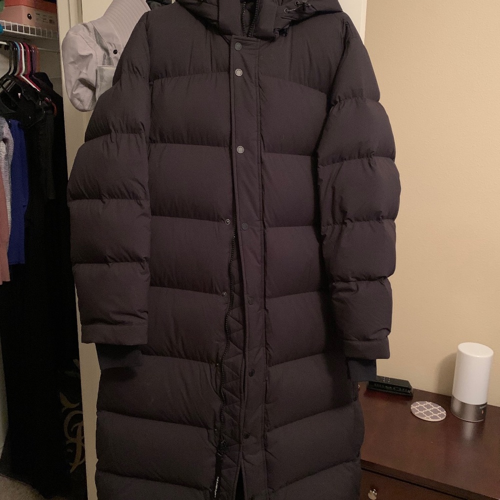 Aritzia TNA super puff long